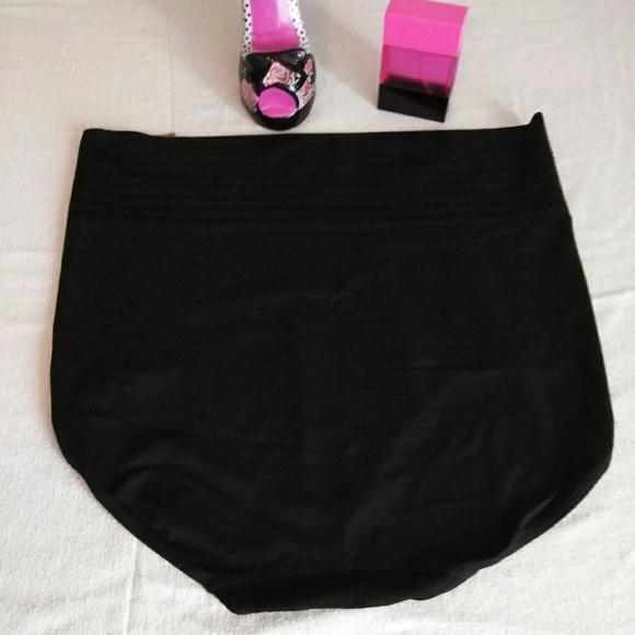 Plus Size Shapewear... - Picture 2 of 4